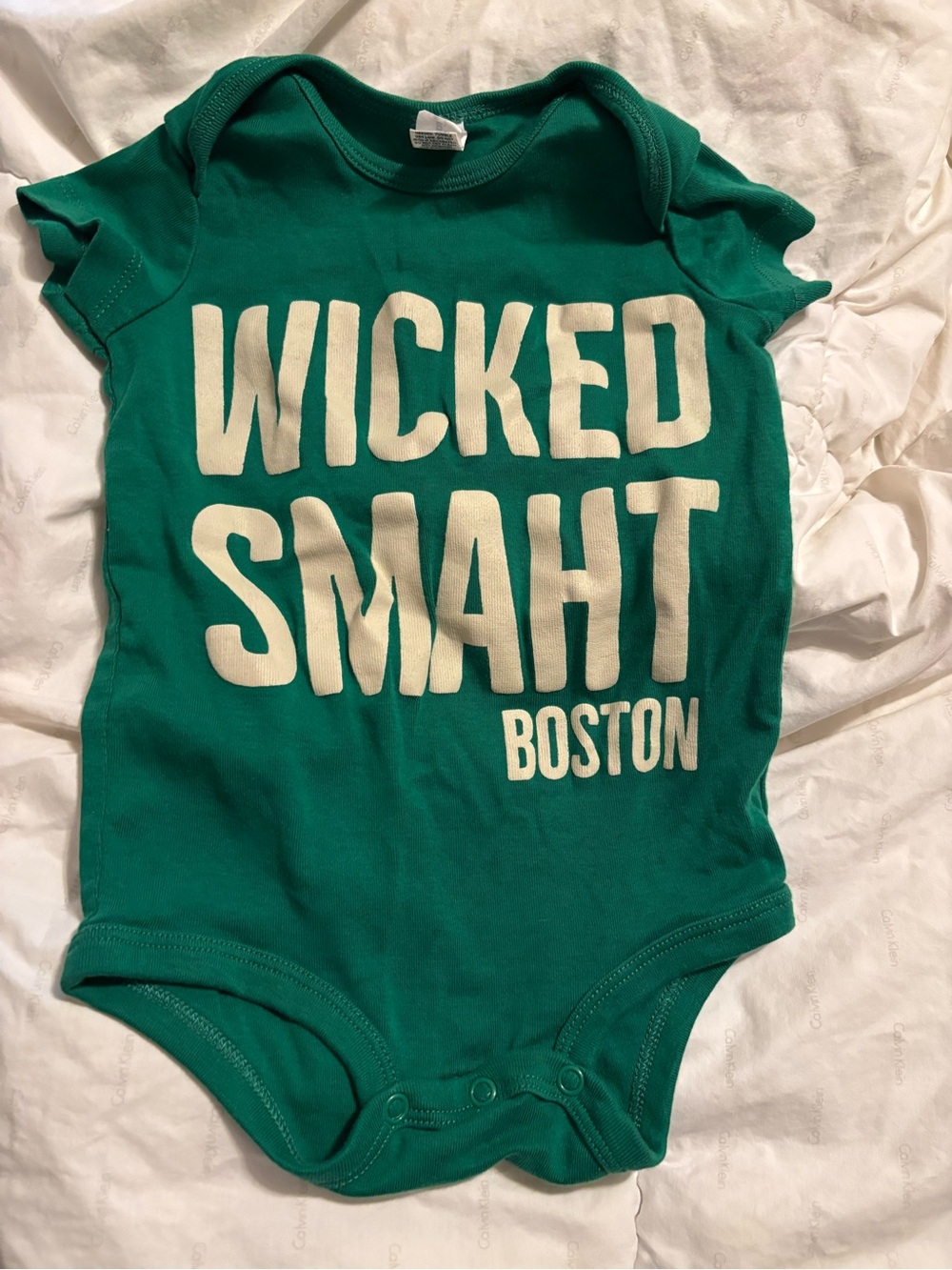 Green 'Wicked Smaht Boston' Baby Bodysuit